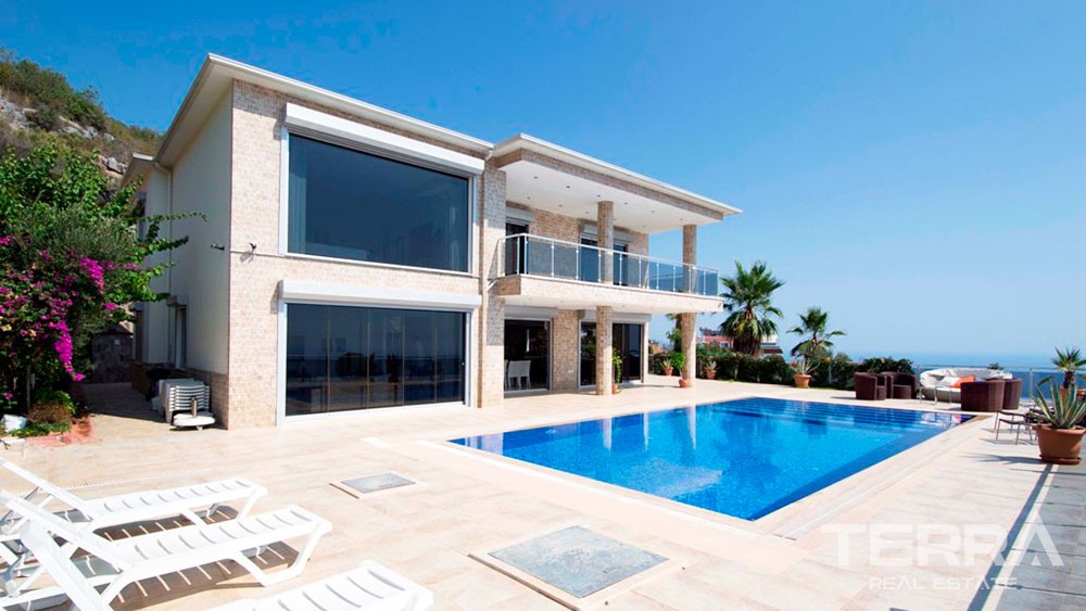Villa for Sale in Alanya with a spectacular sea view - 9422