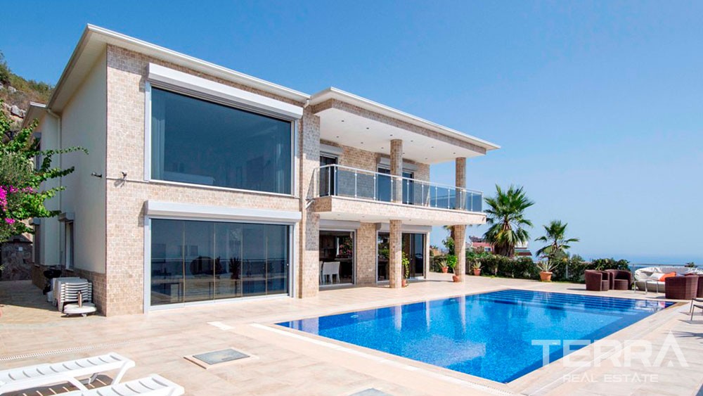 Villa for Sale in Alanya with a spectacular sea view - 9424