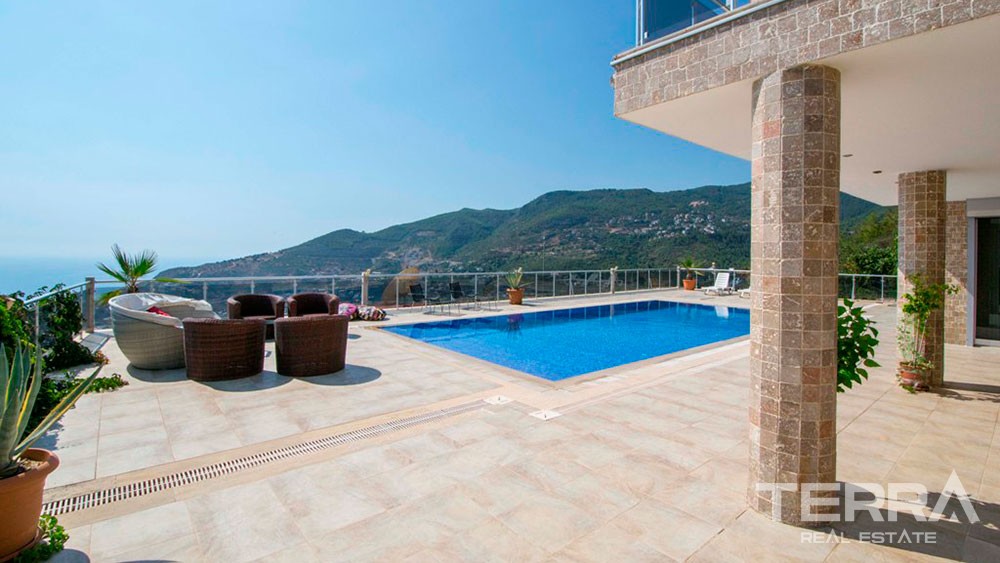 Villa for Sale in Alanya with a spectacular sea view - 9425