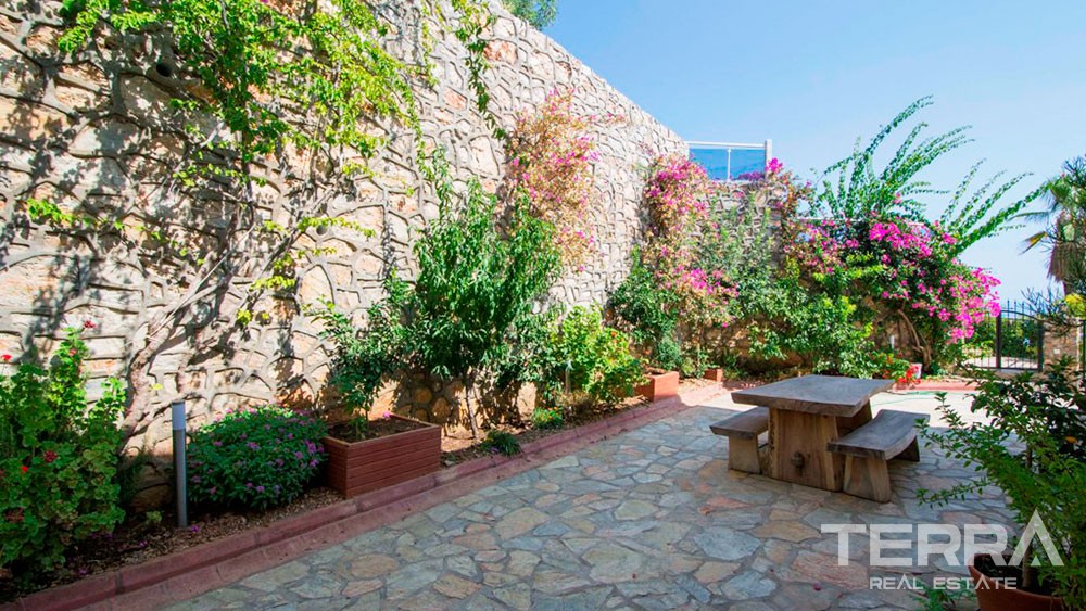 Villa for Sale in Alanya with a spectacular sea view - 9429