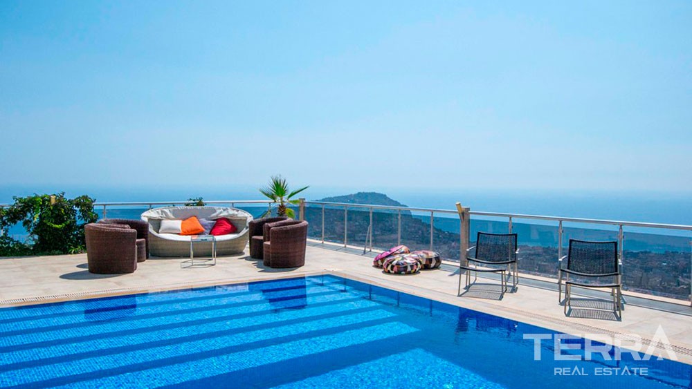 Villa for Sale in Alanya with a spectacular sea view - 9433