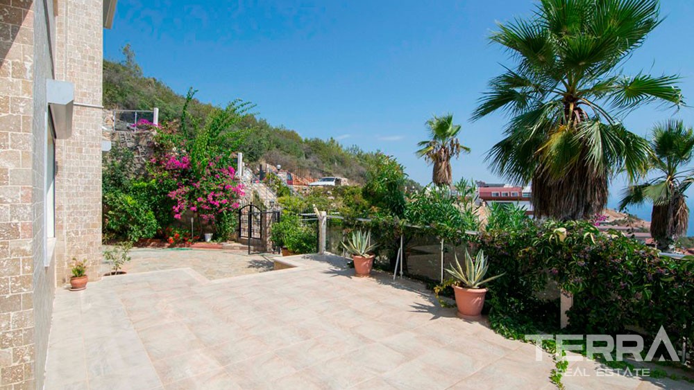 Villa for Sale in Alanya with a spectacular sea view - 9434