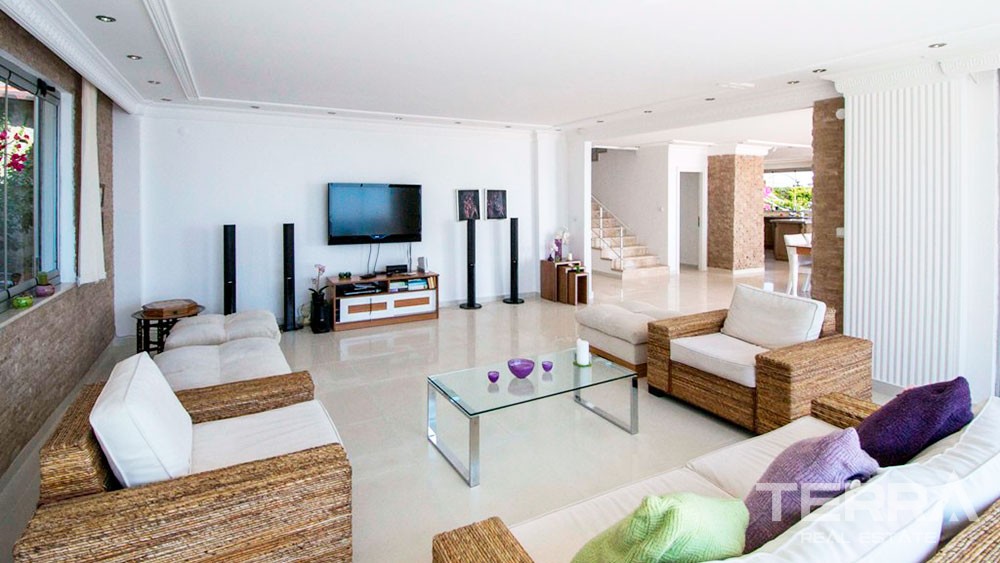 Villa for Sale in Alanya with a spectacular sea view - 9438