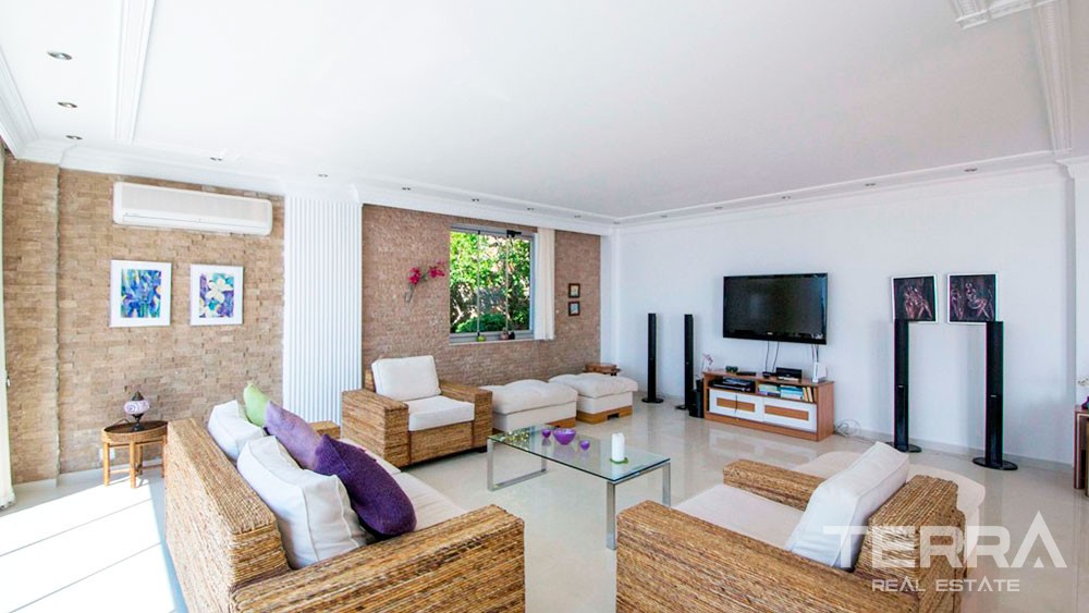 Villa for Sale in Alanya with a spectacular sea view - 9439