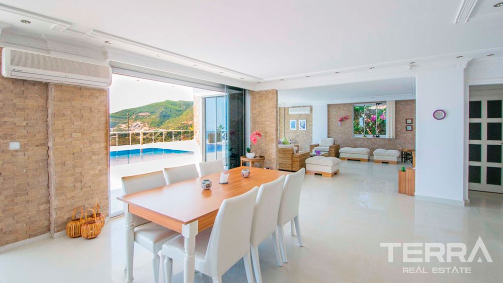 Villa for Sale in Alanya with a spectacular sea view - 9440