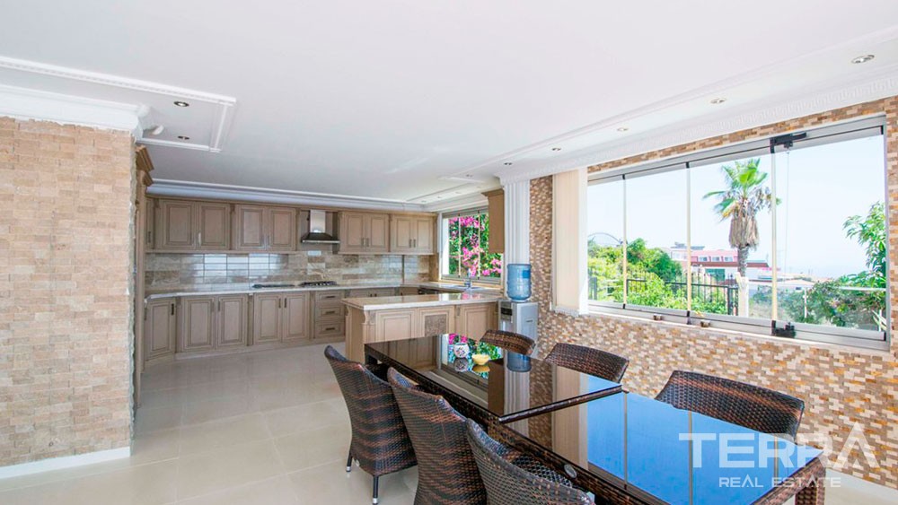 Villa for Sale in Alanya with a spectacular sea view - 9442