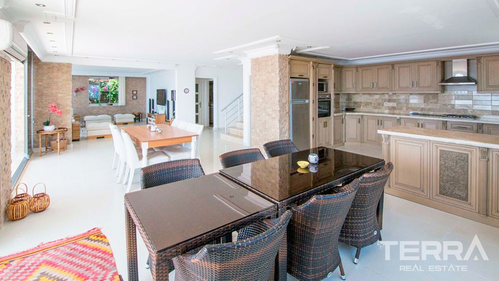 Villa for Sale in Alanya with a spectacular sea view - 9444