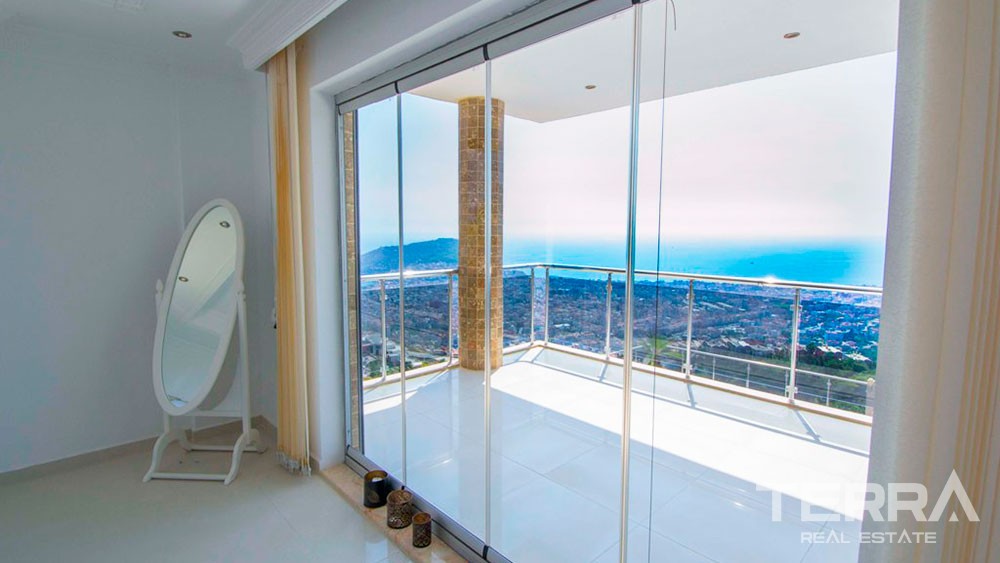 Villa for Sale in Alanya with a spectacular sea view - 9449