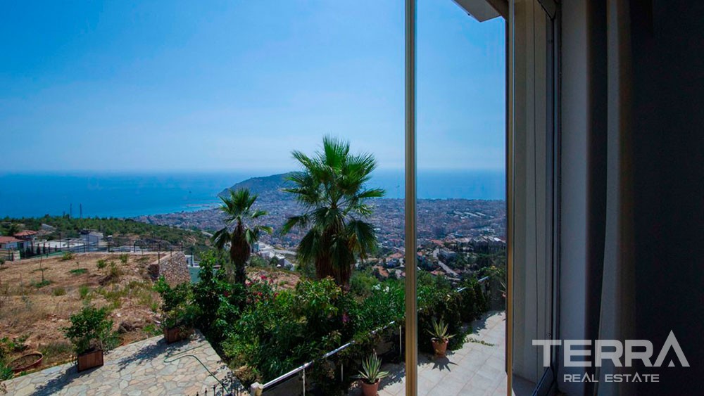 Villa for Sale in Alanya with a spectacular sea view - 9450