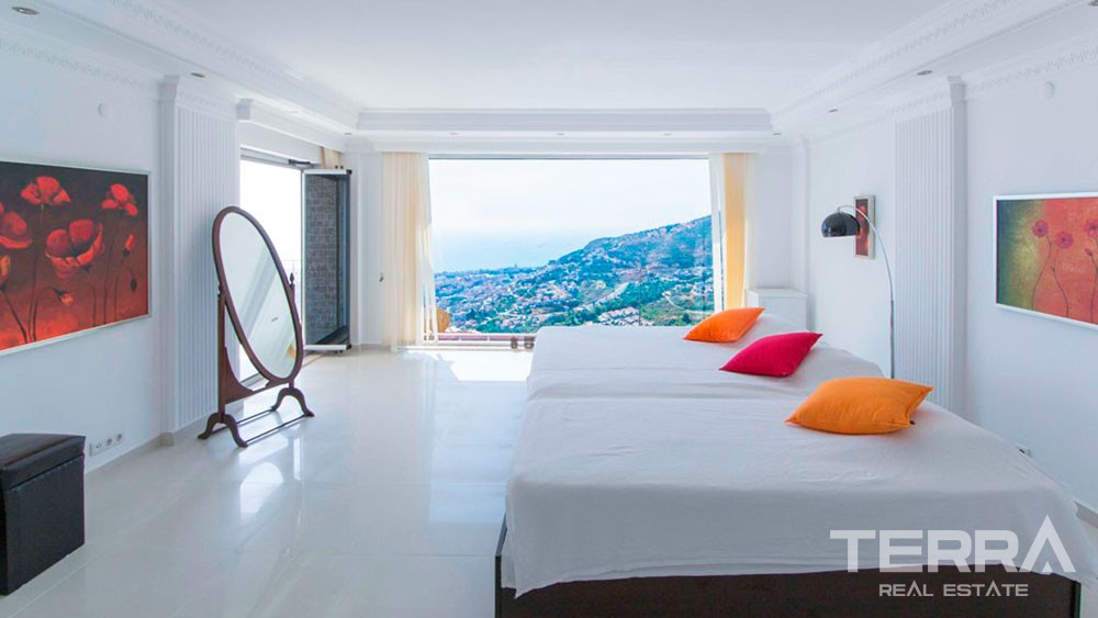 Villa for Sale in Alanya with a spectacular sea view - 9455
