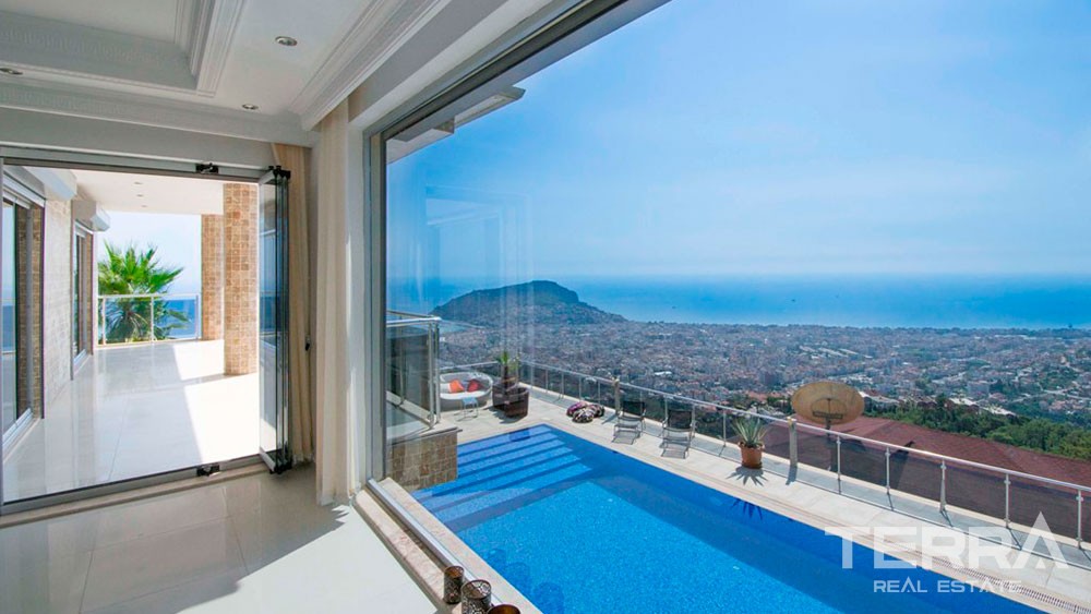 Villa for Sale in Alanya with a spectacular sea view - 9460