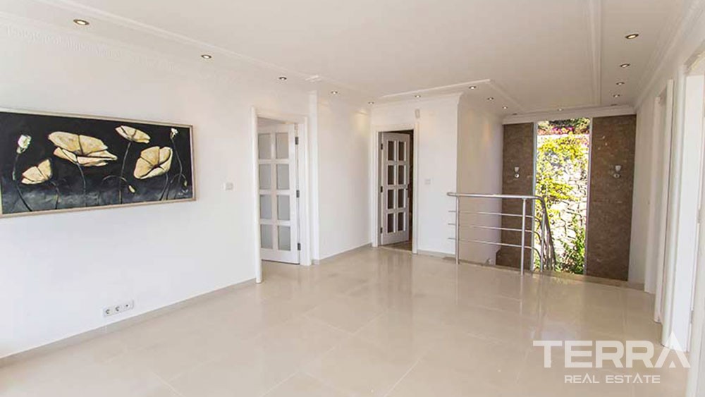 Villa for Sale in Alanya with a spectacular sea view - 9466