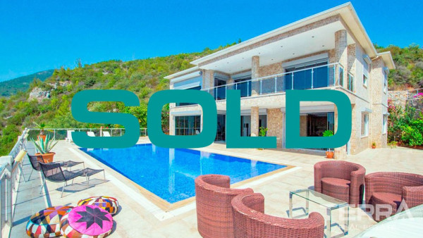 Villa zu Verkaufen in Alanya mit spektakulärem Meerblick
