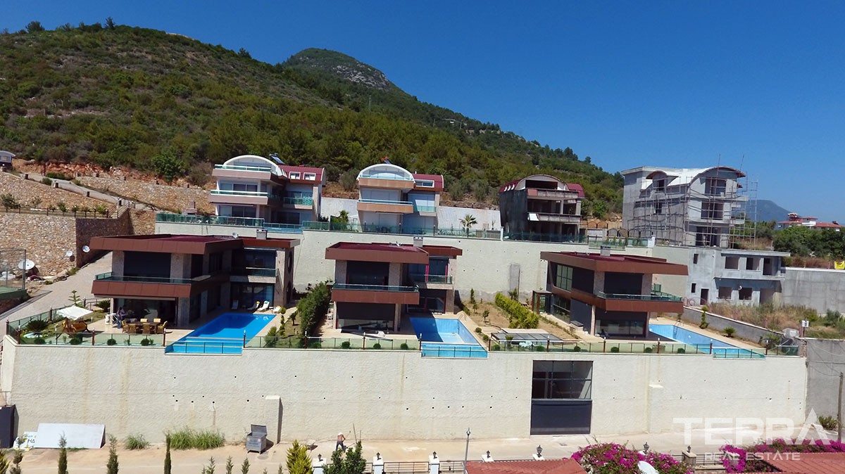 Villas for sale in Bektas, Alanya with pool & garage - 9534
