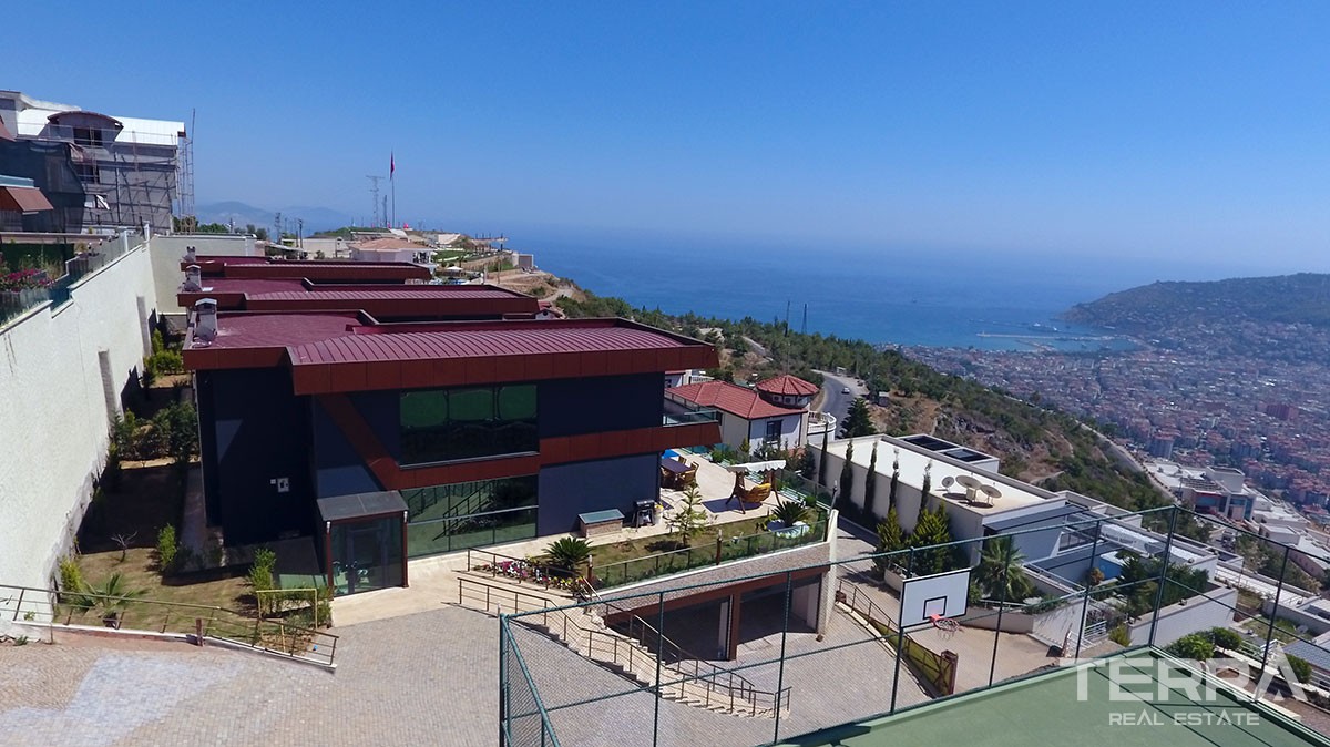 Villas for sale in Bektas, Alanya with pool & garage - 9541