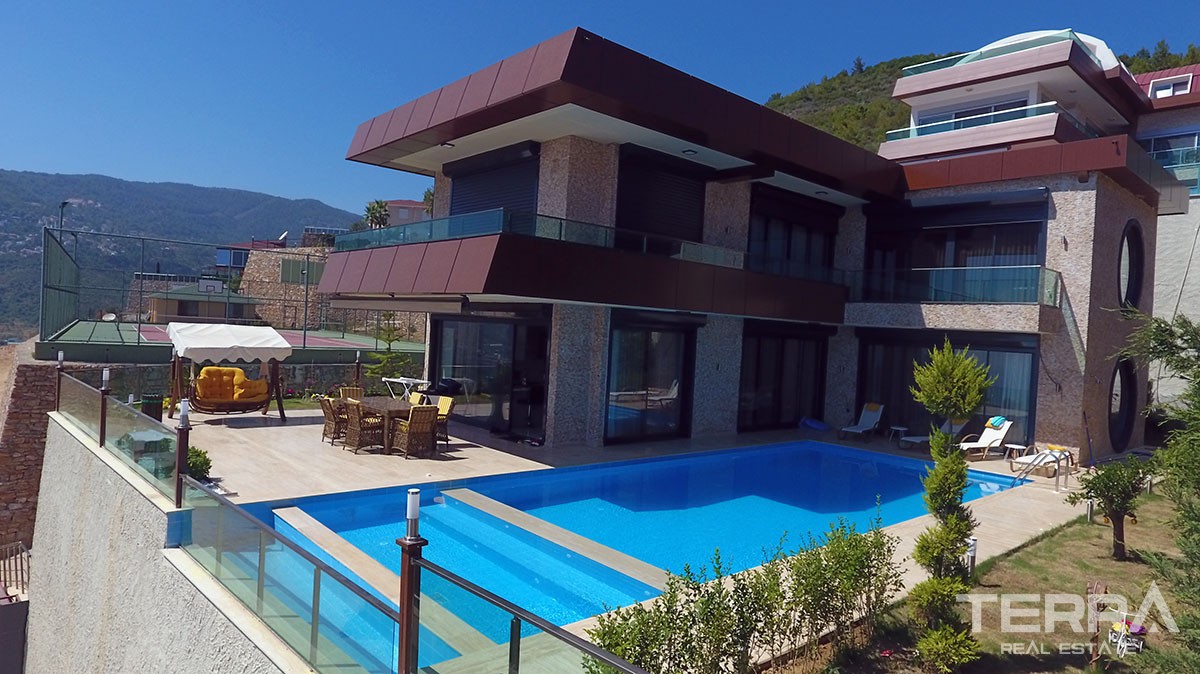 Villas for sale in Bektas, Alanya with pool & garage - 9547