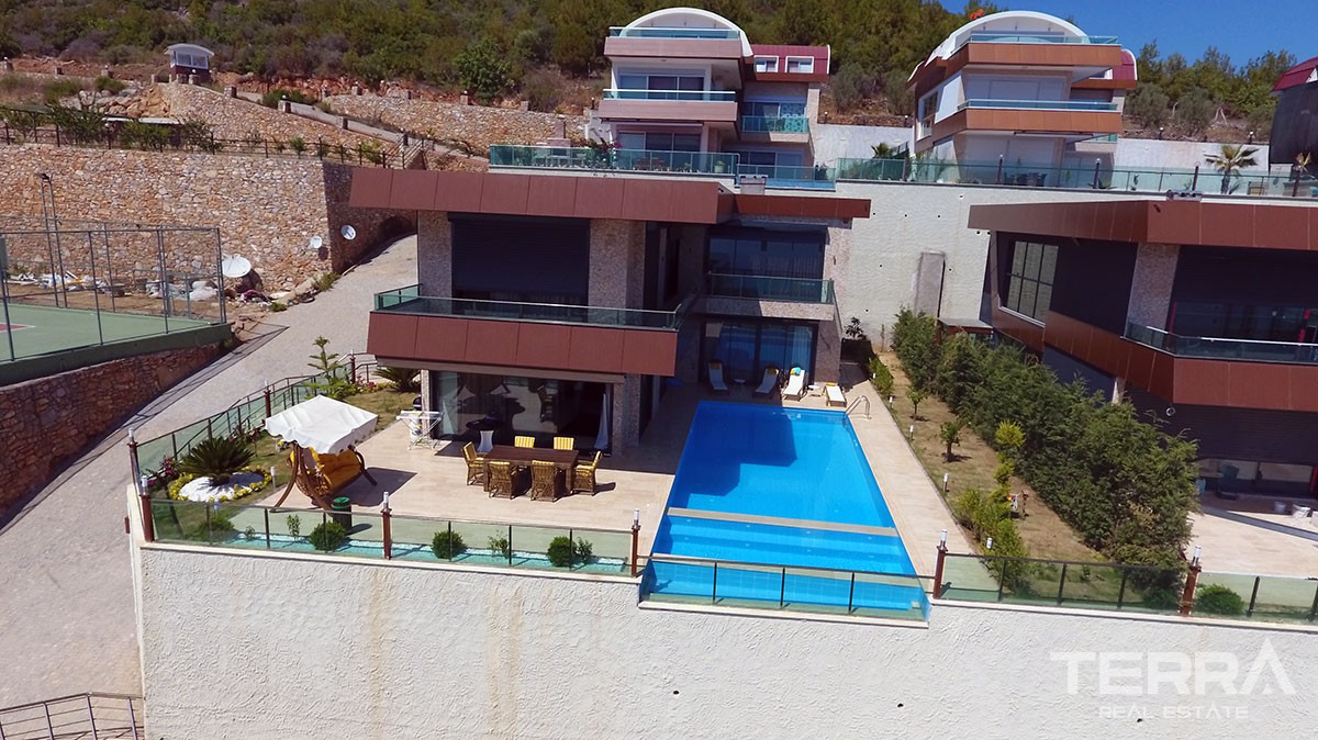 Villas for sale in Bektas, Alanya with pool & garage - 9549