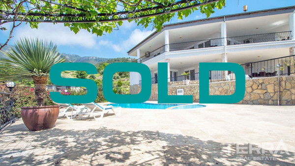 Einzigartiges Haus zu verkaufen in Alanya, Bektaş