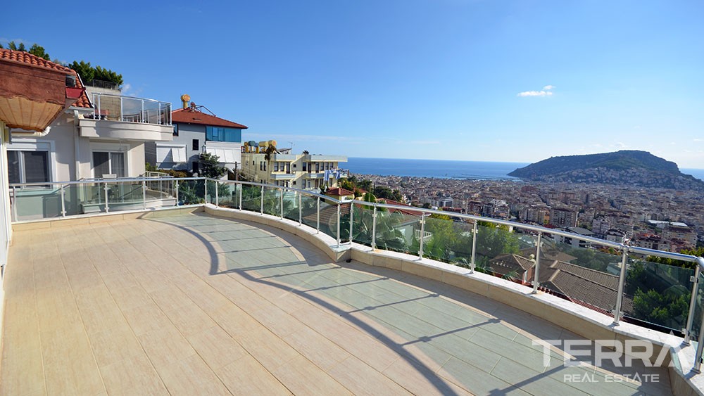 Sea view villa for sale in Alanya City with private pool - 9963
