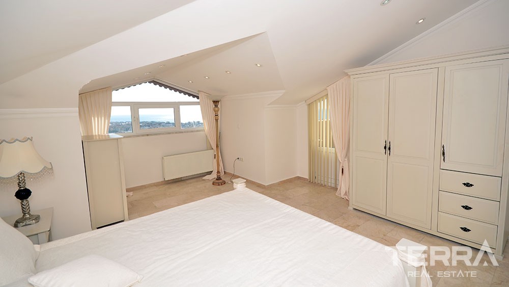 Sea view penthouse for sale in Cikcilli, Alanya - 10125