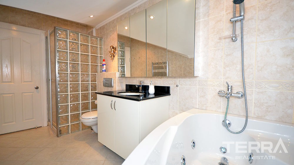 Sea view penthouse for sale in Cikcilli, Alanya - 10133