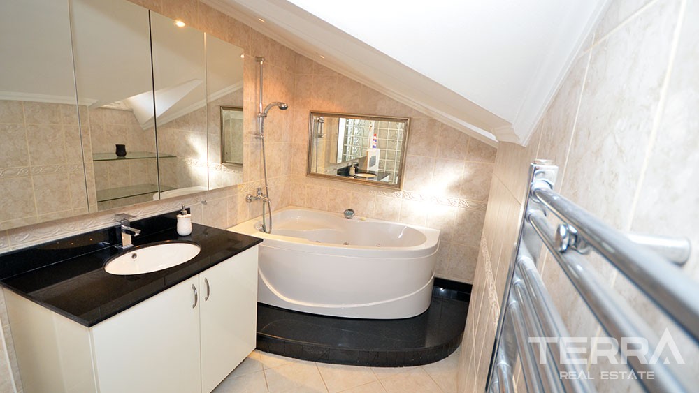 Sea view penthouse for sale in Cikcilli, Alanya - 10134