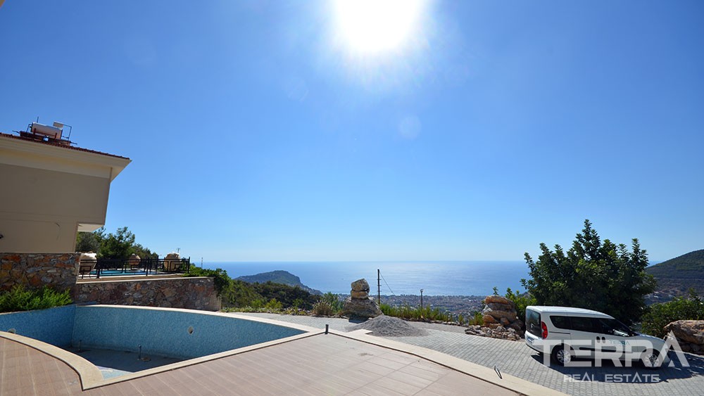 Seaview villa for sale in Alanya City with swimming pool - 10343