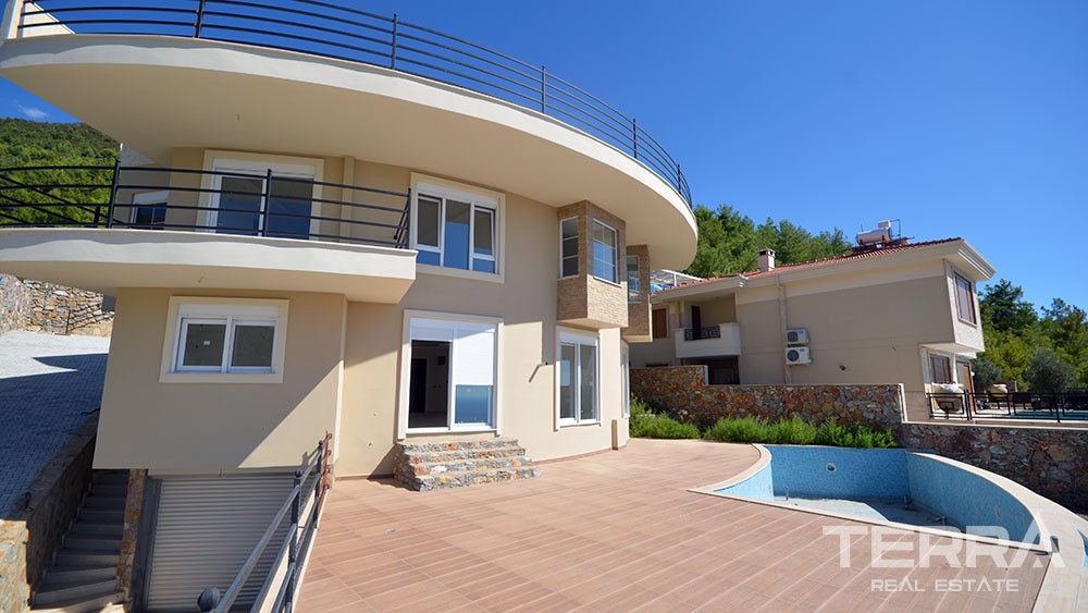 Seaview villa for sale in Alanya City with swimming pool - 10344