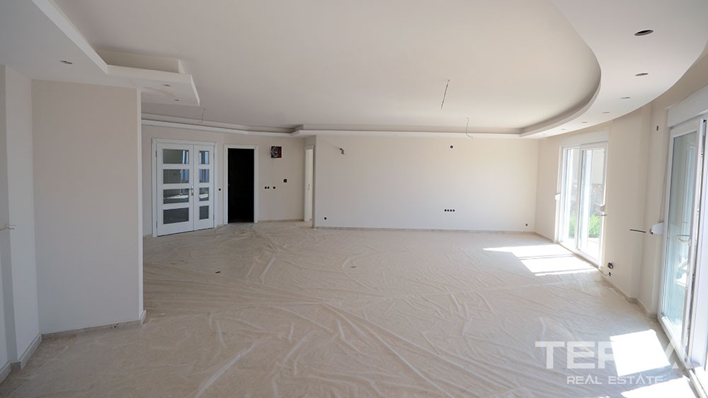 Seaview villa for sale in Alanya City with swimming pool - 10346