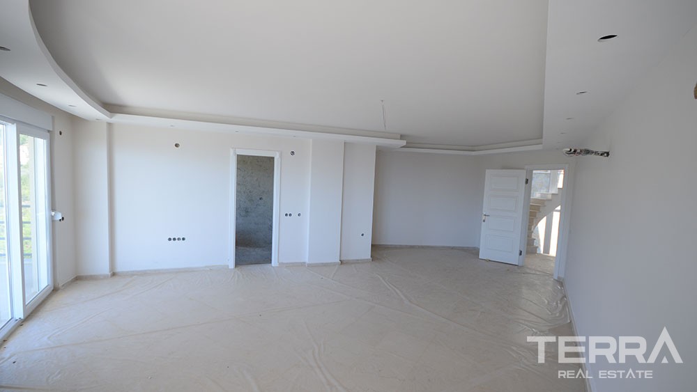 Seaview villa for sale in Alanya City with swimming pool - 10348