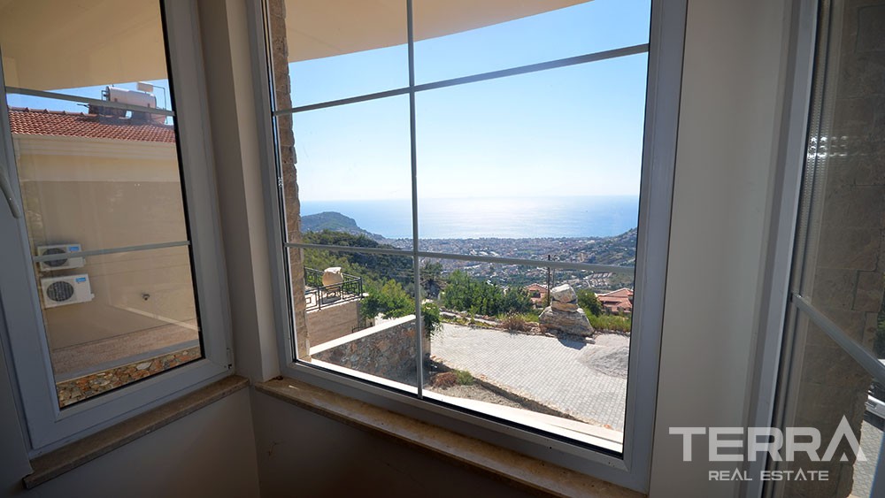 Seaview villa for sale in Alanya City with swimming pool - 10352