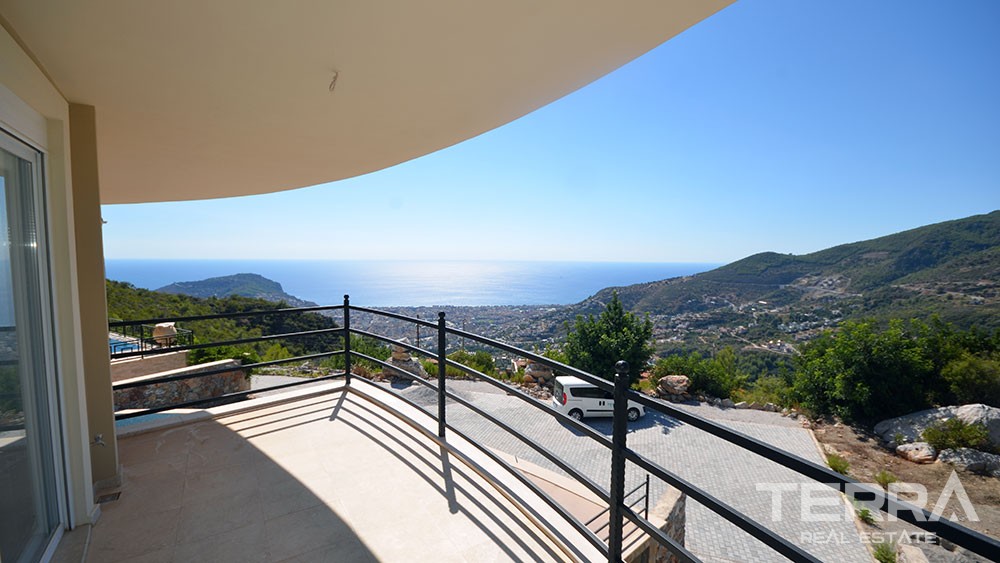 Seaview villa for sale in Alanya City with swimming pool - 10354