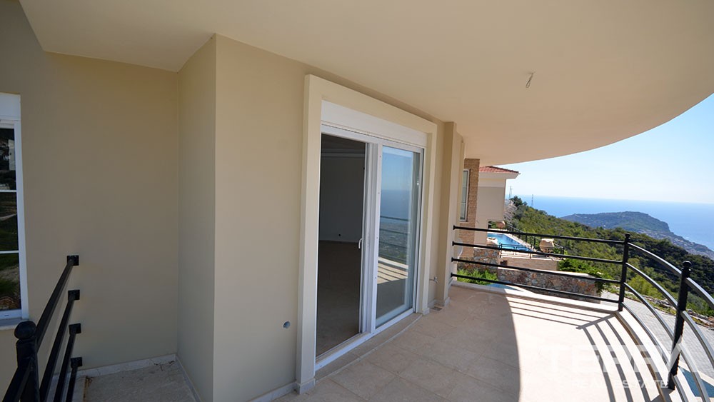 Seaview villa for sale in Alanya City with swimming pool - 10357