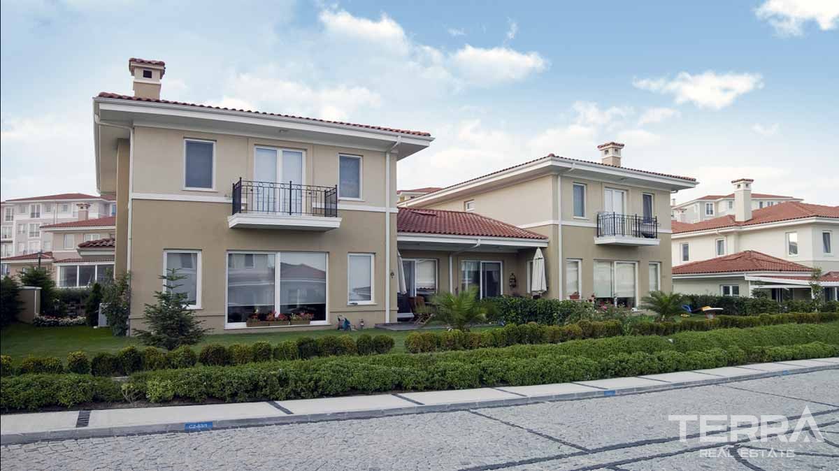 Villas for Sale with Private Marina in Istanbul Beylikdüzü - 10538