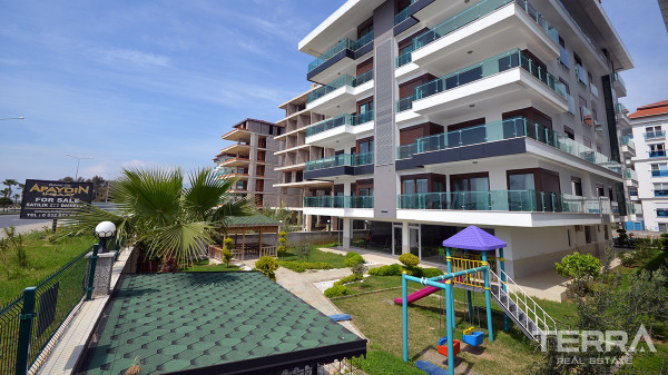 Exklusive Penthouse-Wohnungen direkt am Strand zum Verkauf in Kestel
