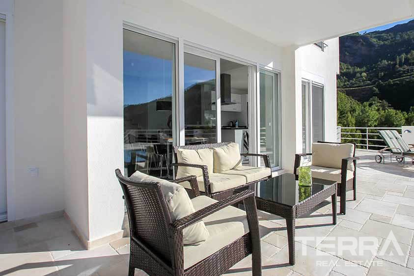 Atemberaubende Villa mit endlosem Blick auf das Mittelmeer und Alanya - 10811