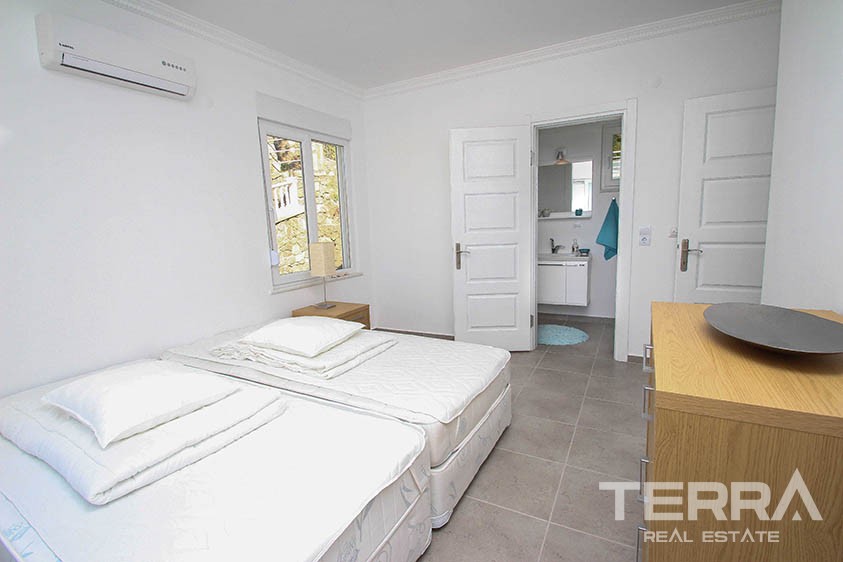 Atemberaubende Villa mit endlosem Blick auf das Mittelmeer und Alanya - 10821