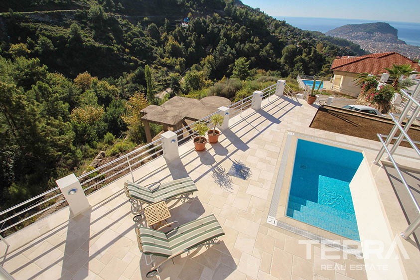 Atemberaubende Villa mit endlosem Blick auf das Mittelmeer und Alanya - 10829