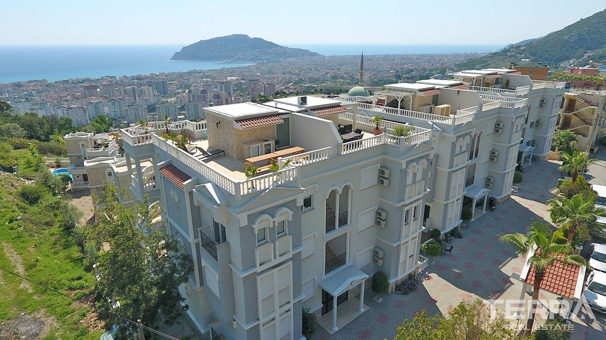 Unique sea view apartments for sale in Cikcilli Alanya