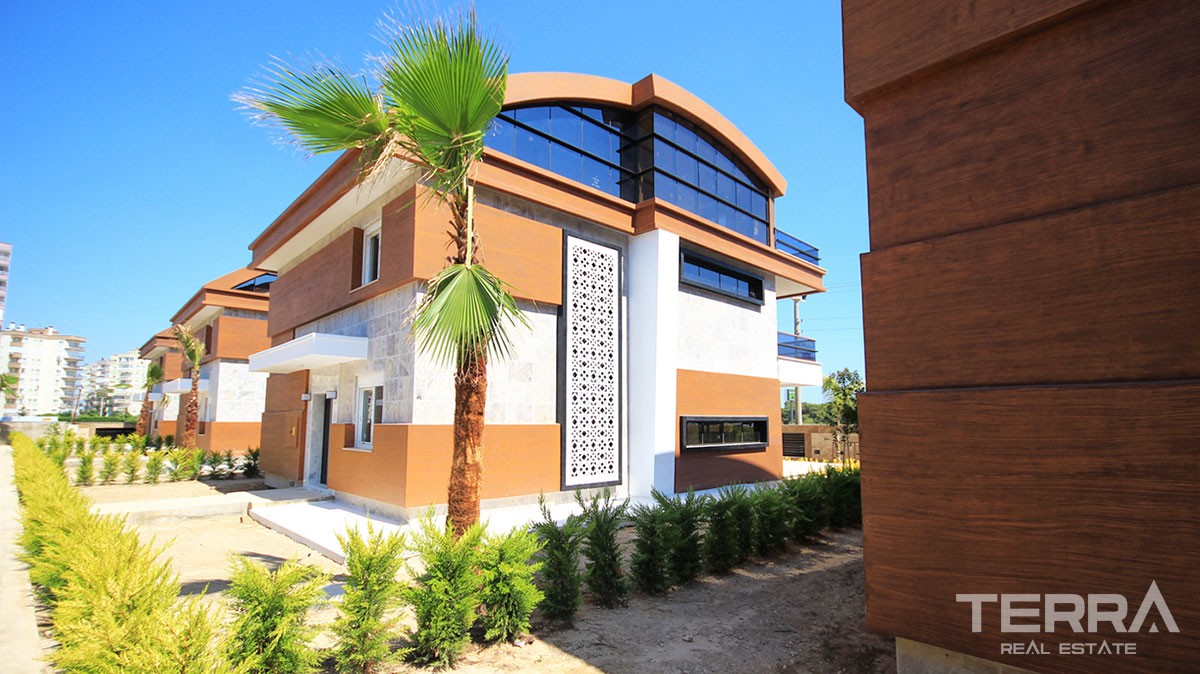Detached villas with private pool for sale in Antalya Lara - 10971