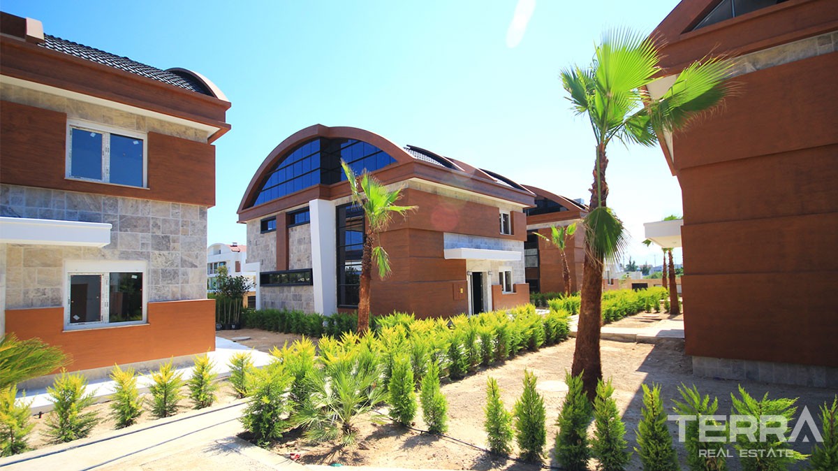 Detached villas with private pool for sale in Antalya Lara - 10973