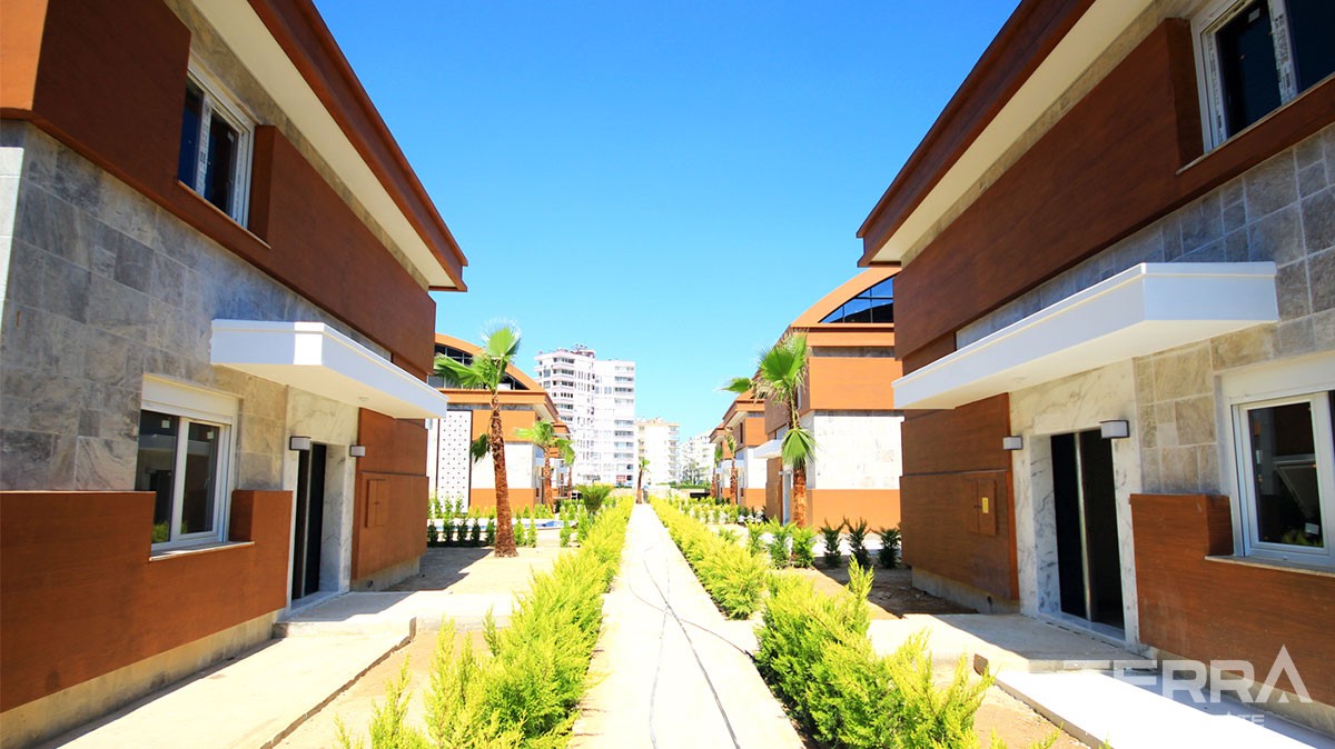 Detached villas with private pool for sale in Antalya Lara - 10975
