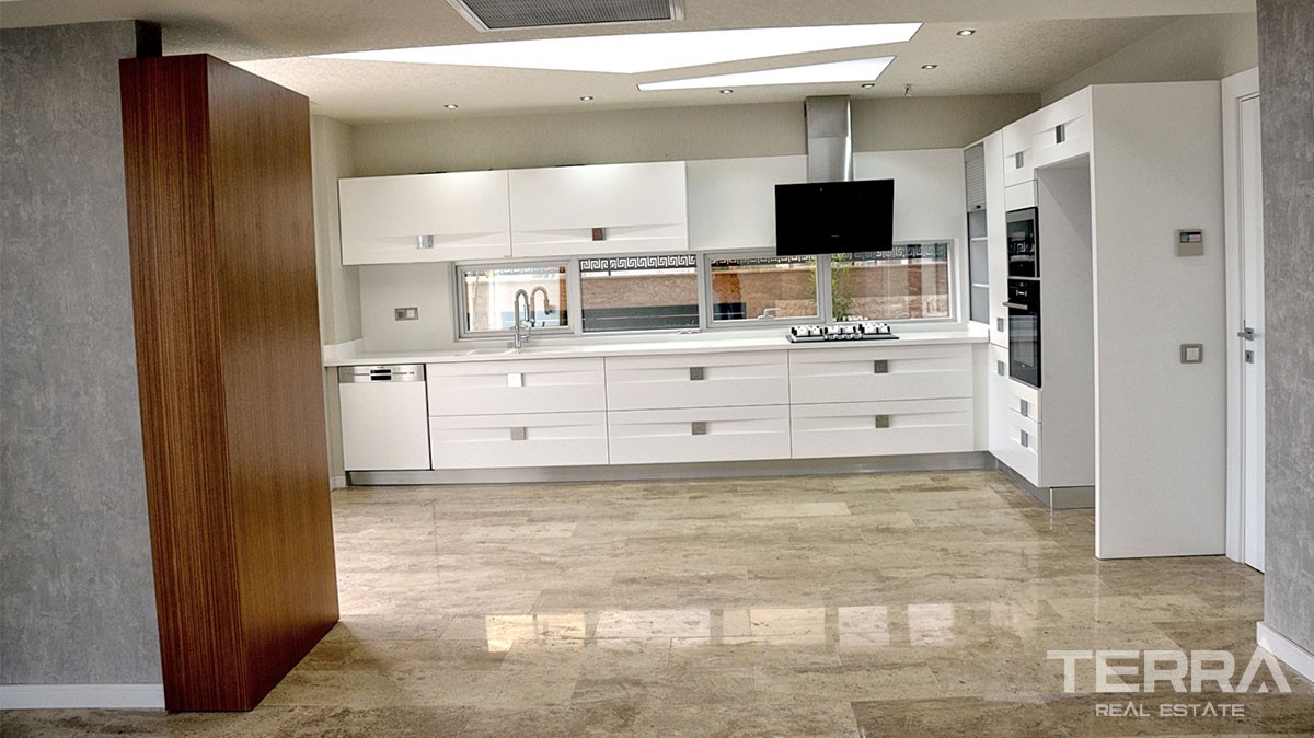 Detached villas with private pool for sale in Antalya Lara - 10989