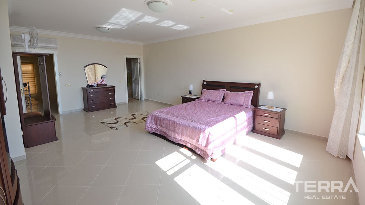 Meerblick-Villa mit Pool in Bektas, Alanya - 11346