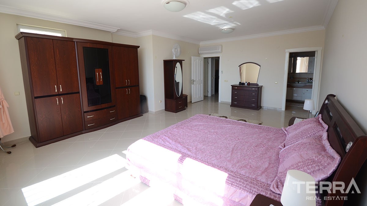 Meerblick-Villa mit Pool in Bektas, Alanya - 11348