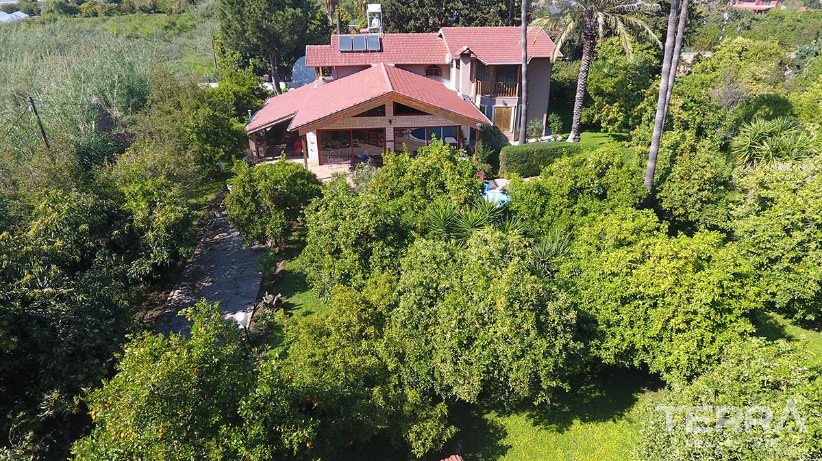 Atemberaubendes Haus zum Verkauf mit einem riesigen Garten in Oba, Ala - 11367