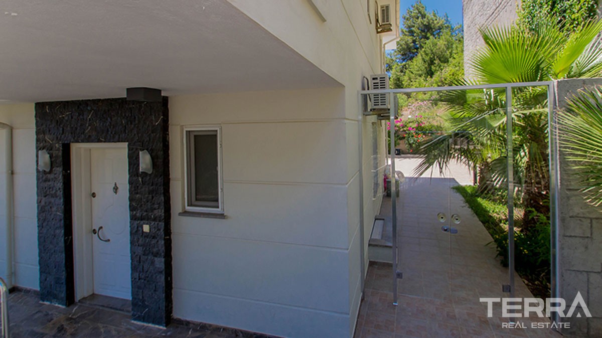 Spacious villa with private pool in Alanya - 11399