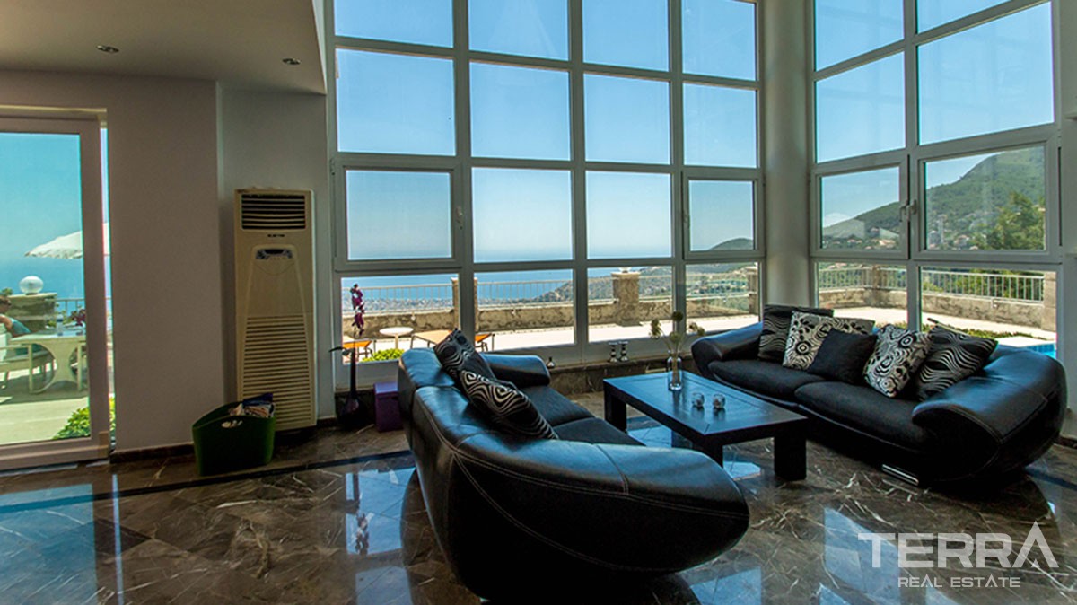Spacious villa with private pool in Alanya - 11402