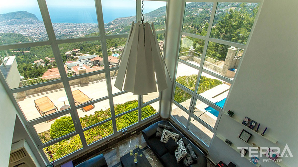 Spacious villa with private pool in Alanya - 11410
