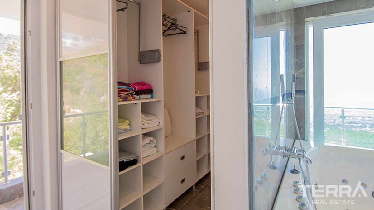 Spacious villa with private pool in Alanya - 11418